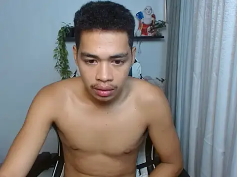 curlyasian_njxx