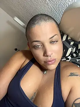Lowiatall53 - Couple webcam sex chat