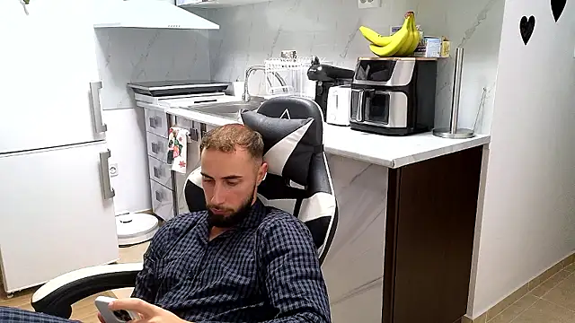 RyanStorm_ webcam