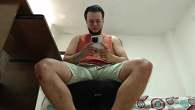 cloudsxxx live cam on StripChat
