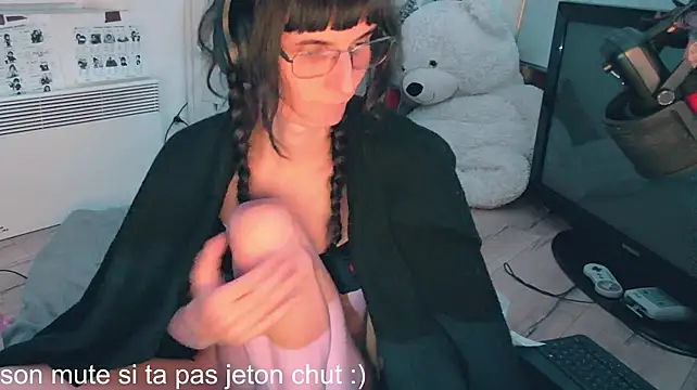 CeriseLapine live cam on StripChat
