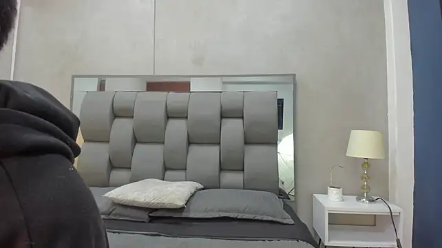 Charlie___Musk live cam on StripChat