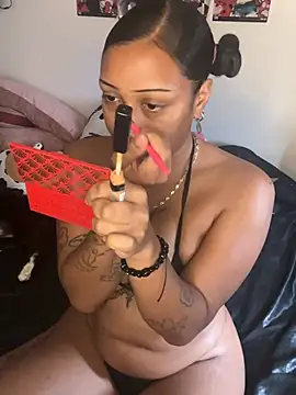 badgirluzi live sex cam