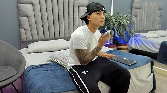 Ruslan_marcel live sex cam