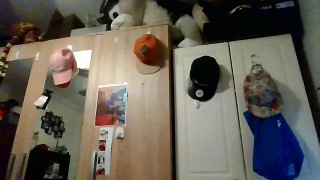 TNT_TroubbleNTiny webcam
