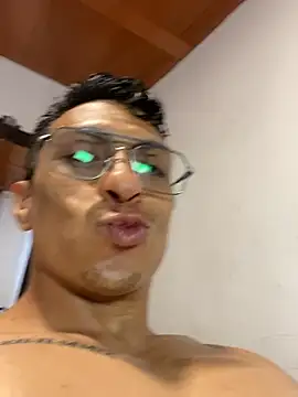 ApoloCruz live sex cam