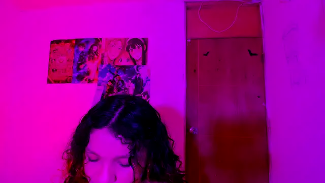 Emily_Coper18 live cam on StripChat