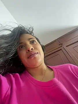 emilly23 live cam on StripChat