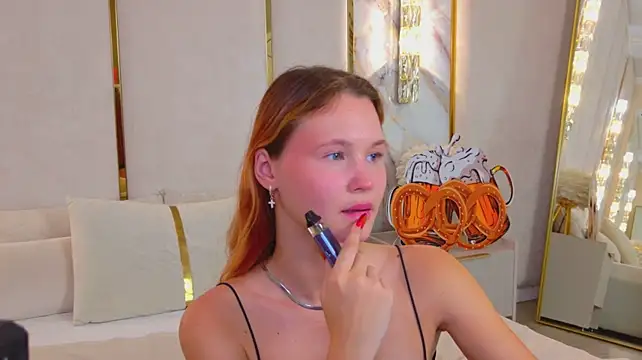 AmeliRoyse webcam