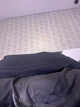 Vivian_Ellery webcam