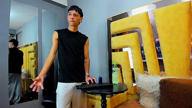 EstebanValdezs live sex cam