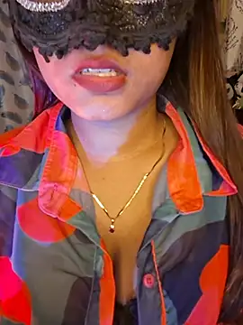kiara_97 (F young) - Rub dildo over pussy with panty ❤️