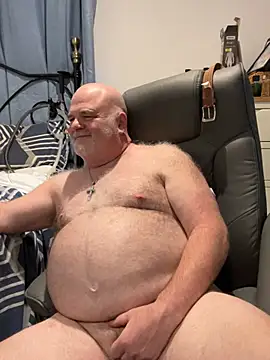 greyoakbear live cam on StripChat
