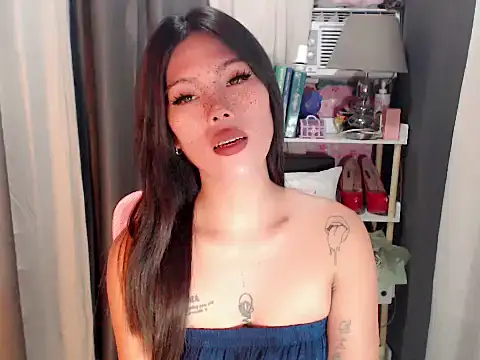 zyradvega (T young) - cum in public
