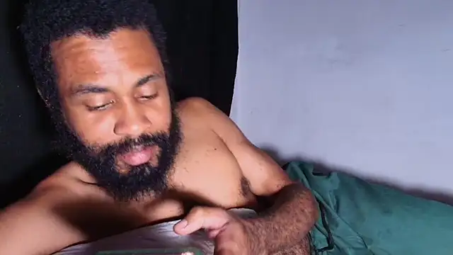 WolfMoreau live sex cam