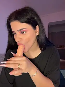 EvelynnMonrooe live cam on StripChat