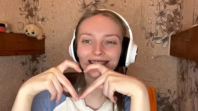 EmyMiu live sex cam