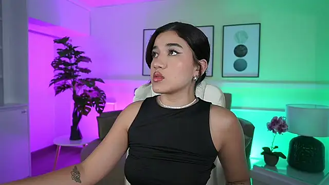 IvyGrabes live cam on StripChat