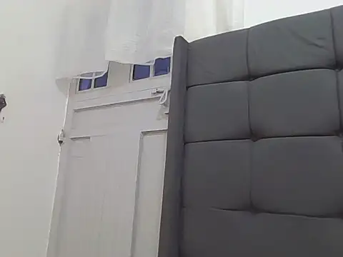 lily_tequila live cam on StripChat