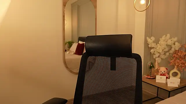 irisbaker (F young) - flash tits and drool my nipples