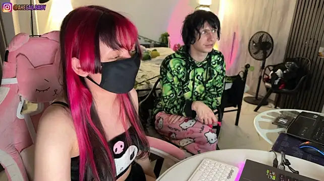 h3ntai_baby (Ask my age) - play naked