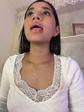 alessiavallmont (F teen) - DILDO fuck with domi on my clit