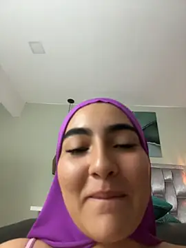malika_noor (F young) - titsjob  for daddys