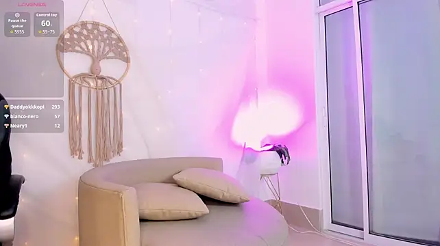 dalia_aisha (F young) - Zoom + bounce✨