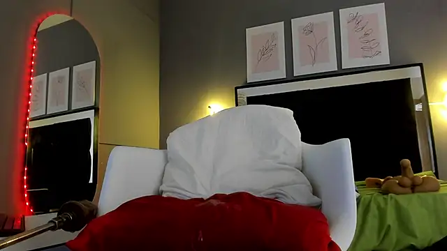 isabelaa_nix (T young) - squirting directly onto her breasts