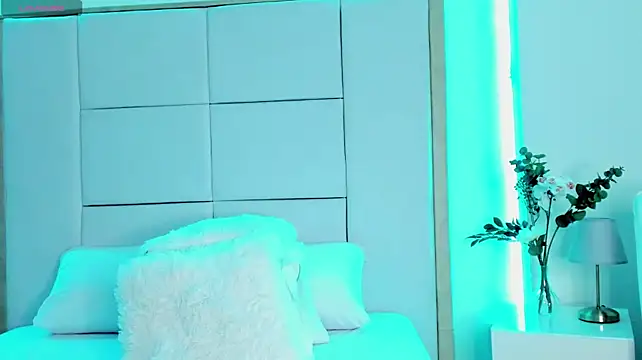 saradaniela_1 webcam