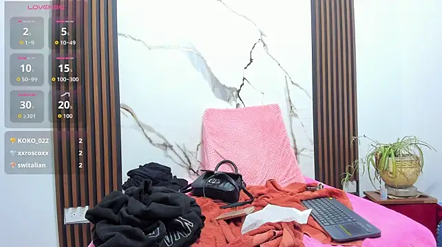 Diiamond18_ live cam on StripChat