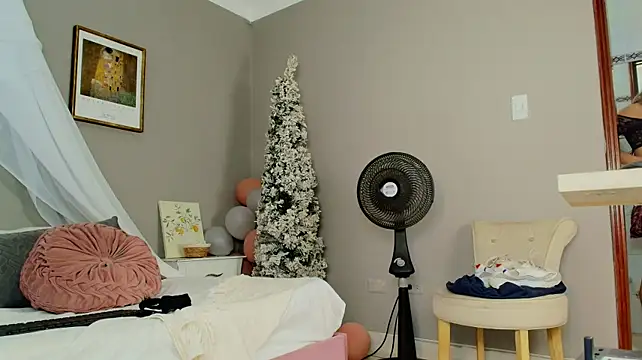 bloom_apple live cam on StripChat