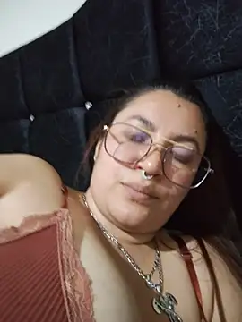 samm_curvy