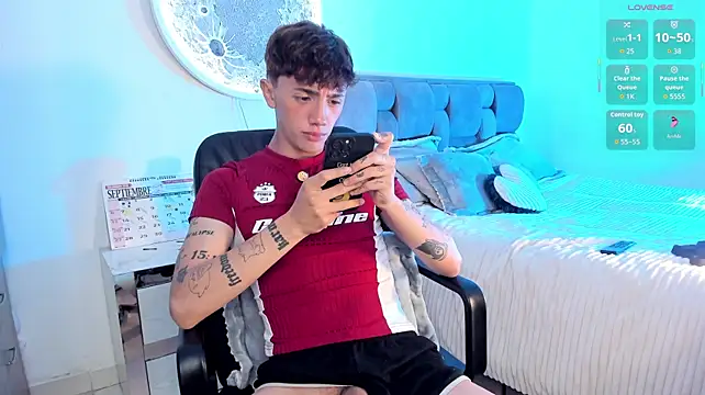 Timothy_ros live cam on StripChat