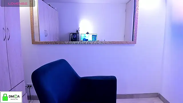 EricaVanderhill live cam on StripChat