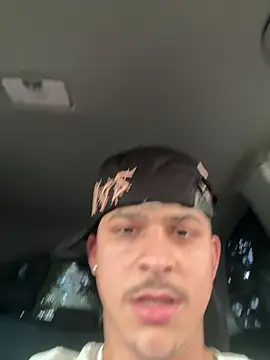 Javier20066 live cam on StripChat