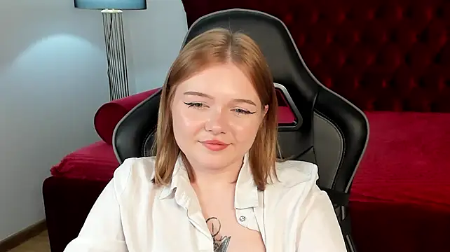 ElinaVale webcam