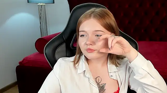 ElinaVale live cam on StripChat