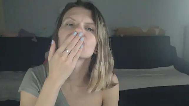 night_is_dark live cam on StripChat