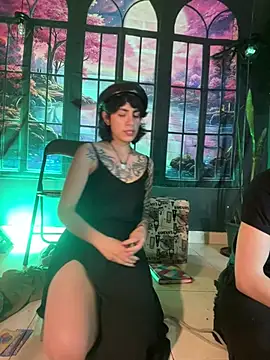Lilith_X_Lucifer live cam on StripChat