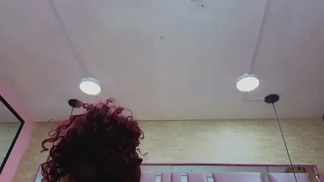 ThaliaCross live cam on StripChat