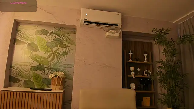 ReiAyanamy live cam on StripChat