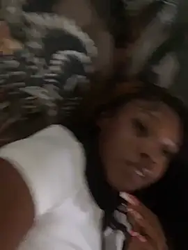 Sexyasscedes live cam on StripChat