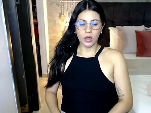 isa_cruzx live cam on StripChat