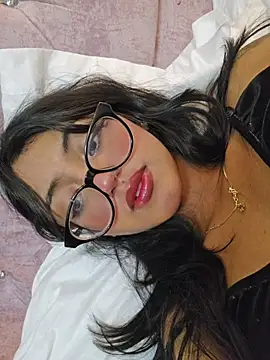 Yulia_Mercier_ live cam on StripChat