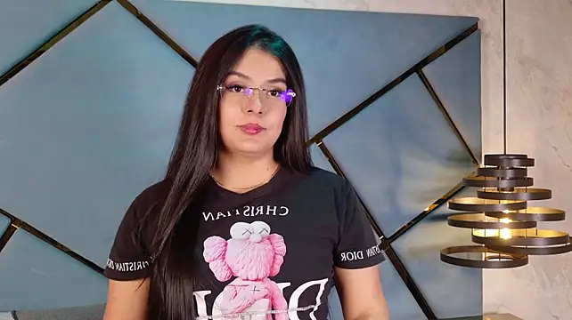 Melanie_sm live cam on StripChat