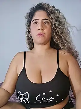 Lilith_30 live cam on StripChat