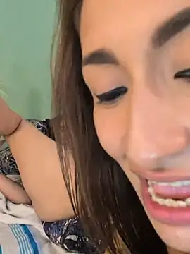 LatinaRoomies webcam