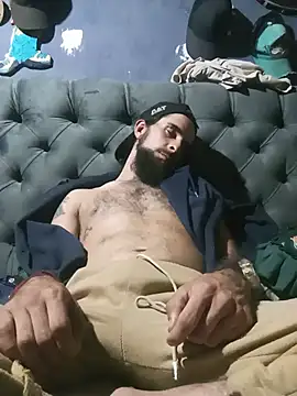 Hairy_mannn2 live cam on StripChat