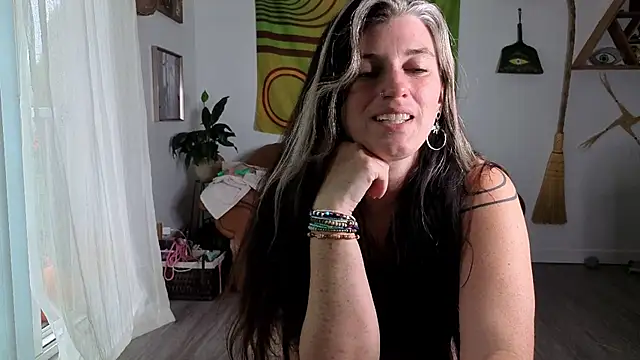 bruisedblossoms live sex cam